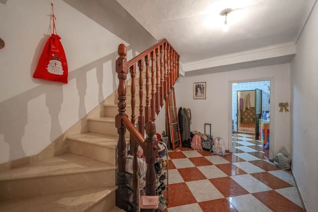 4 makuuhuone Omakotitalo myytävänä paikassa Guaro - 177 000 € (Ref: 9412720)