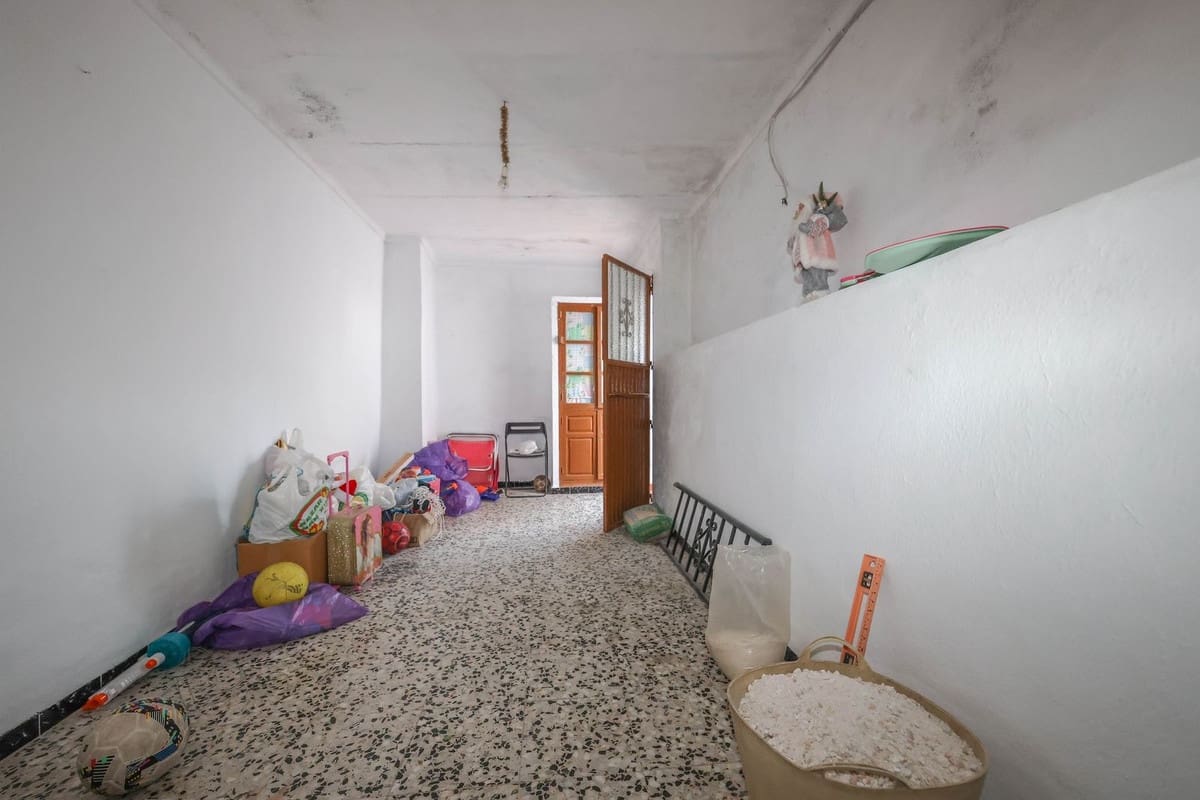 4 makuuhuone Omakotitalo myytävänä paikassa Guaro - 177 000 € (Ref: 9412720)