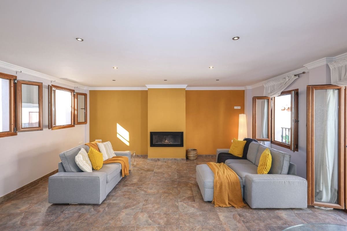 4 soverom Hus til salgs i Guaro med garasje - € 260 000 (Ref: 9420078)