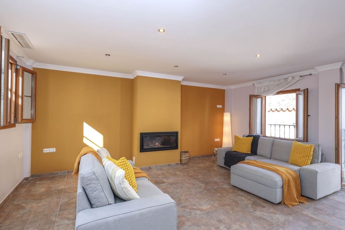 4 soverom Hus til salgs i Guaro med garasje - € 260 000 (Ref: 9420078)