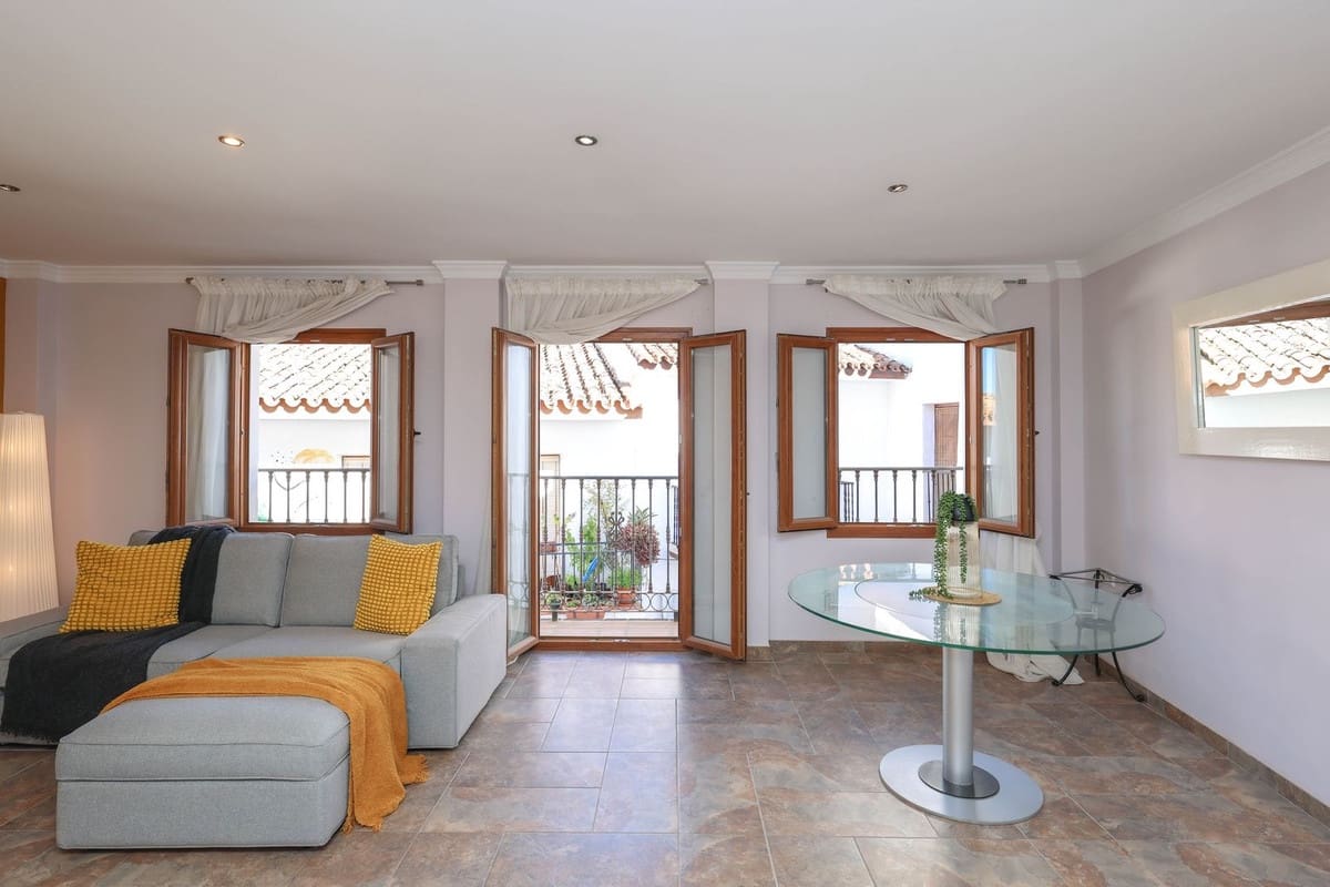 4 soverom Hus til salgs i Guaro med garasje - € 260 000 (Ref: 9420078)