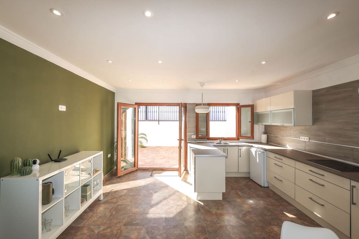 4 soverom Hus til salgs i Guaro med garasje - € 260 000 (Ref: 9420078)