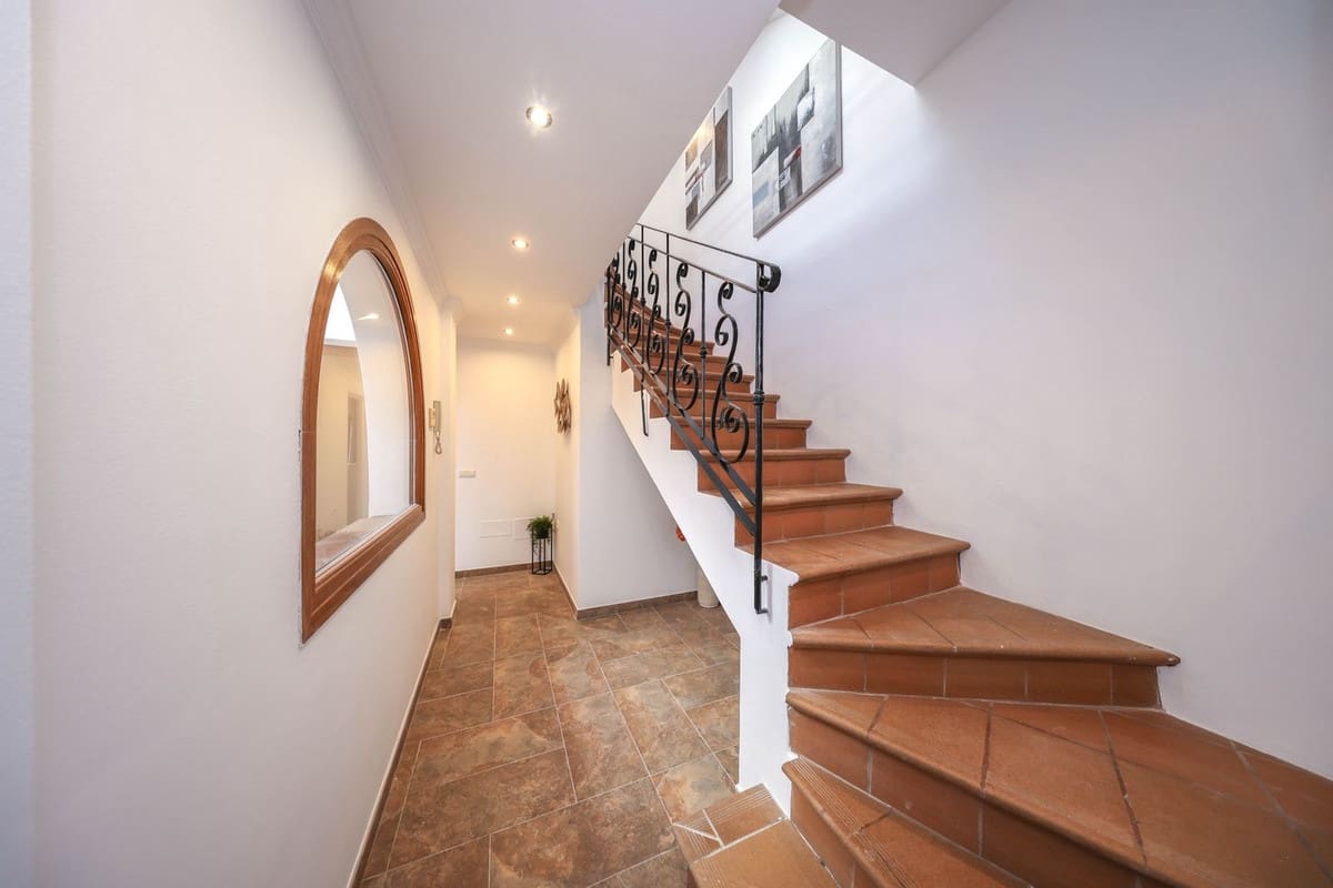 4 soverom Hus til salgs i Guaro med garasje - € 260 000 (Ref: 9420078)