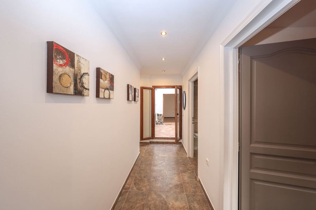 4 soverom Hus til salgs i Guaro med garasje - € 260 000 (Ref: 9420078)