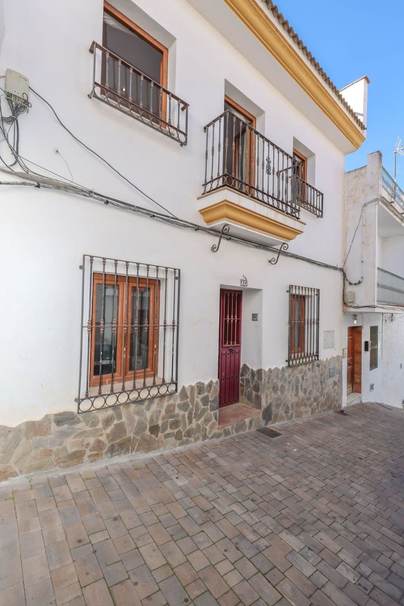 4 soverom Hus til salgs i Guaro med garasje - € 260 000 (Ref: 9420078)