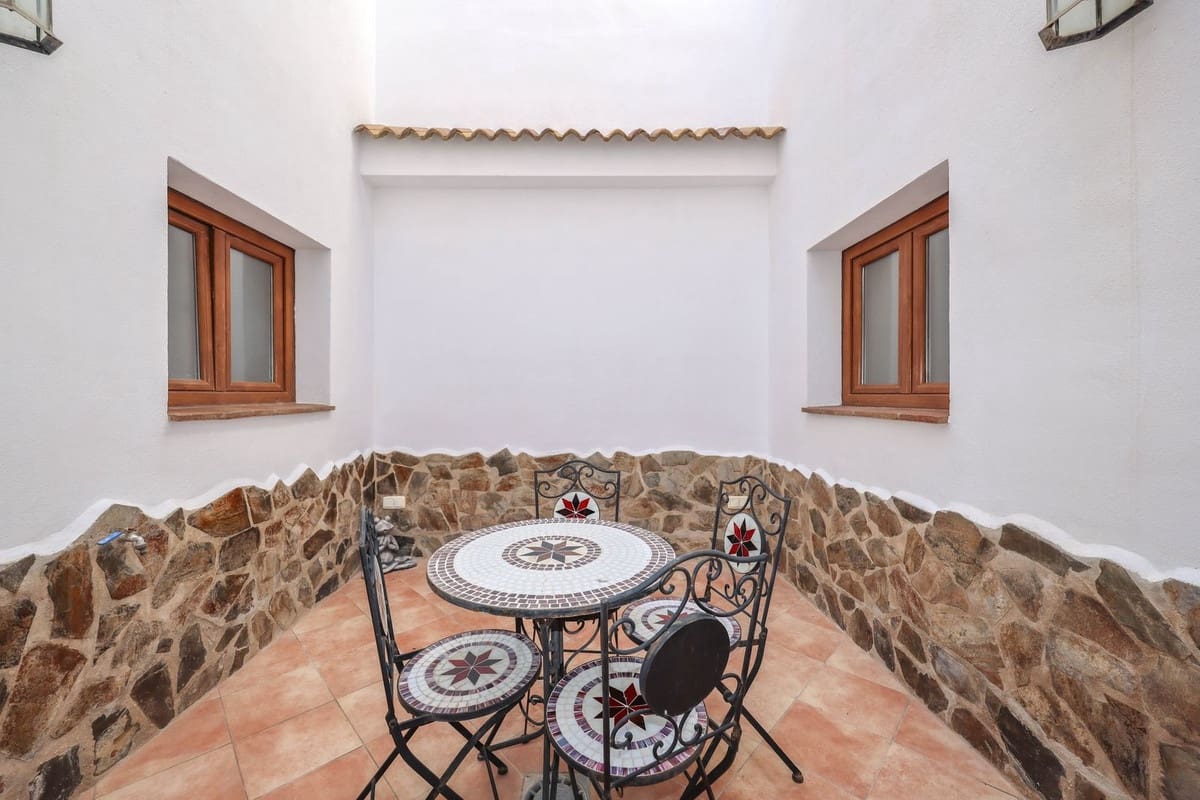 4 soverom Hus til salgs i Guaro med garasje - € 260 000 (Ref: 9420078)