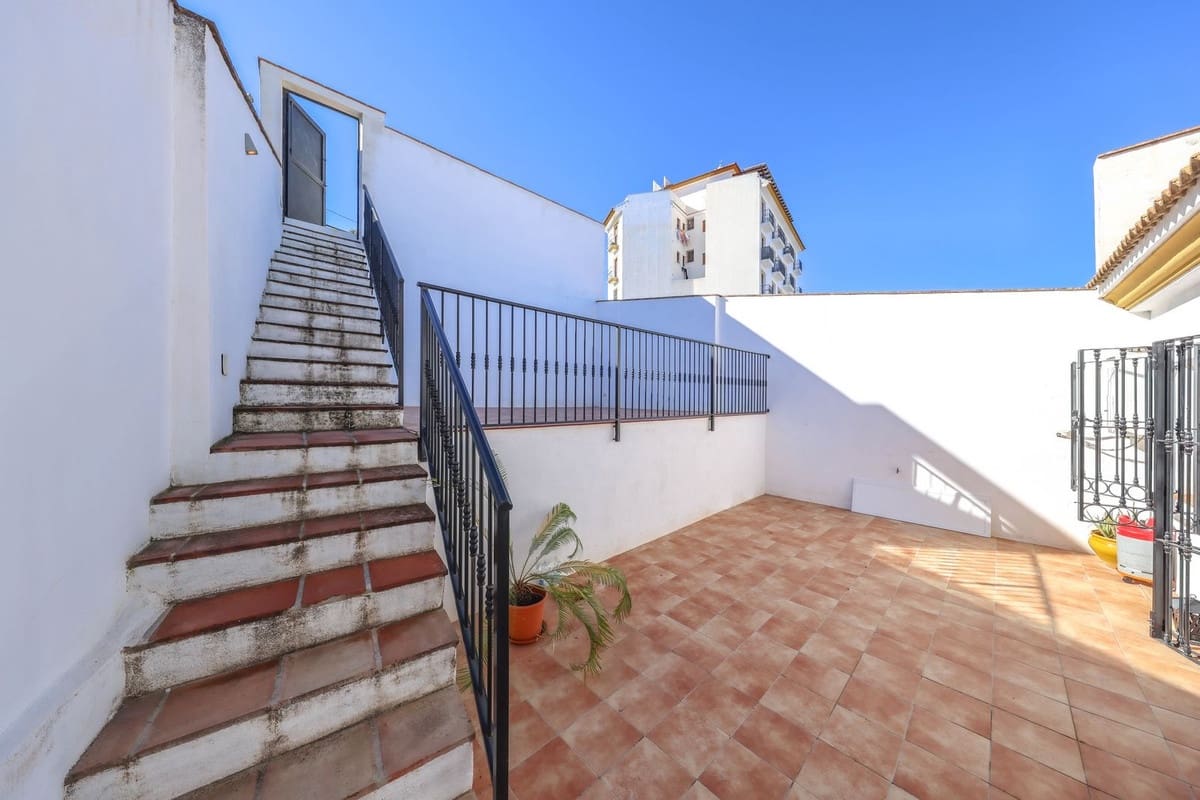 4 soverom Hus til salgs i Guaro med garasje - € 260 000 (Ref: 9420078)