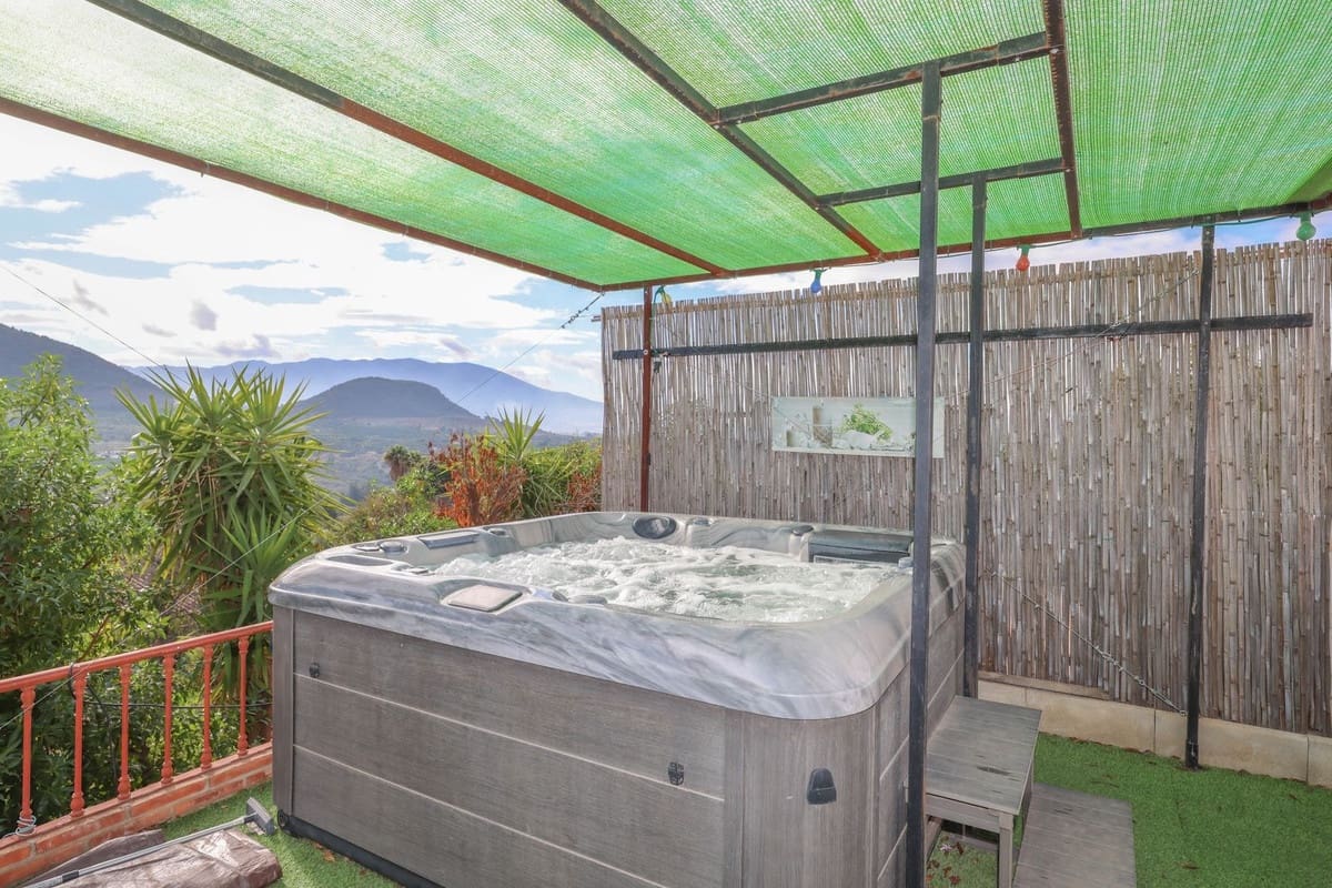 2 bedroom Villa for sale in Cartama - € 350,000 (Ref: 9438004)