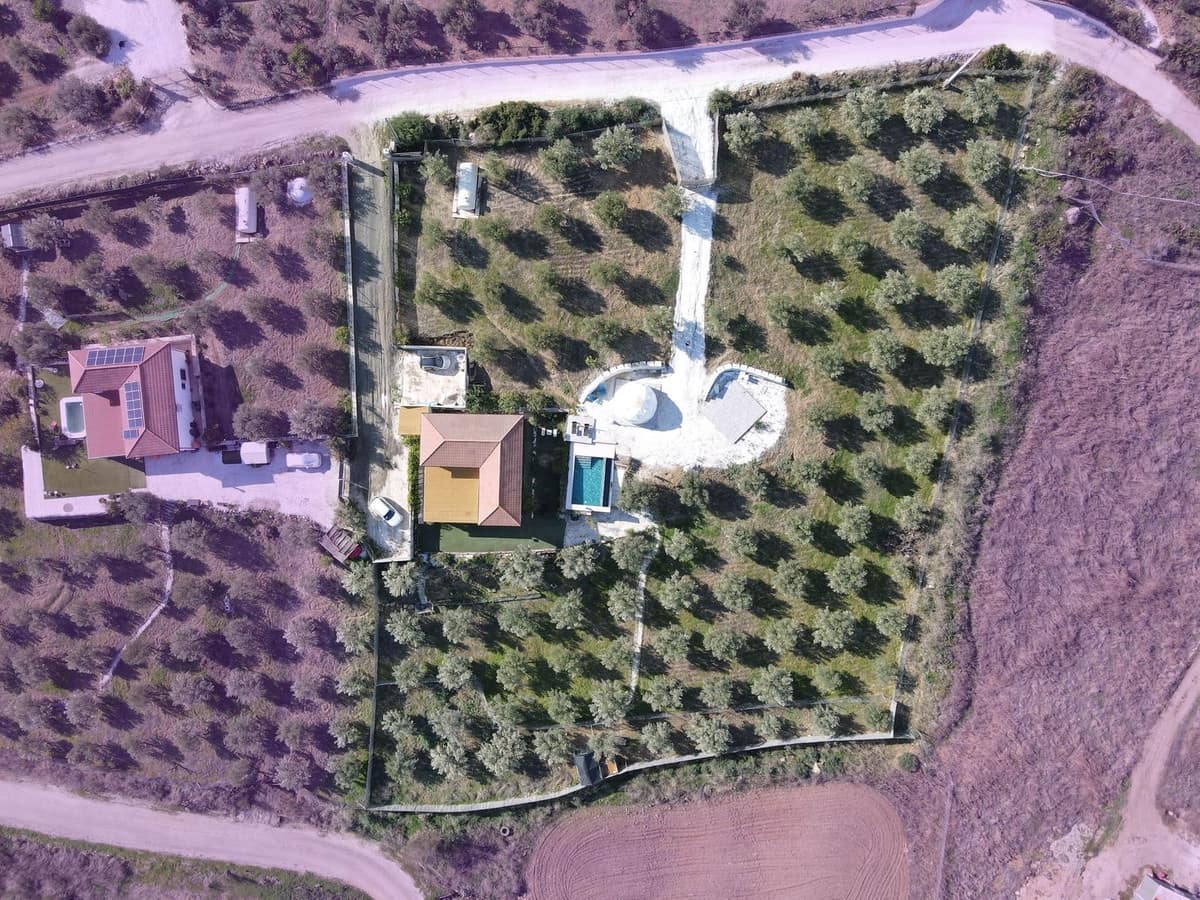 2 soverom Villa til salgs i Coin med svømmebasseng garasje - € 400 000 (Ref: 9453437)