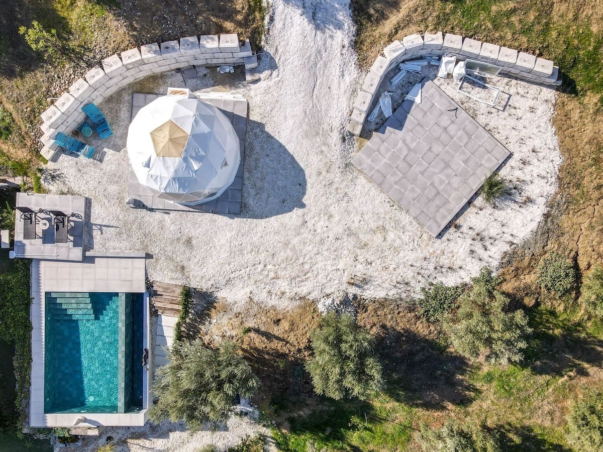 2 soverom Villa til salgs i Coin med svømmebasseng garasje - € 400 000 (Ref: 9453437)