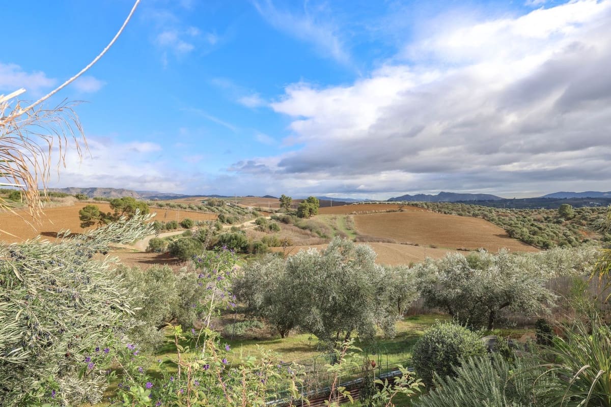 2 bedroom Villa for sale in Coin with pool garage - € 400,000 (Ref: 9453437)