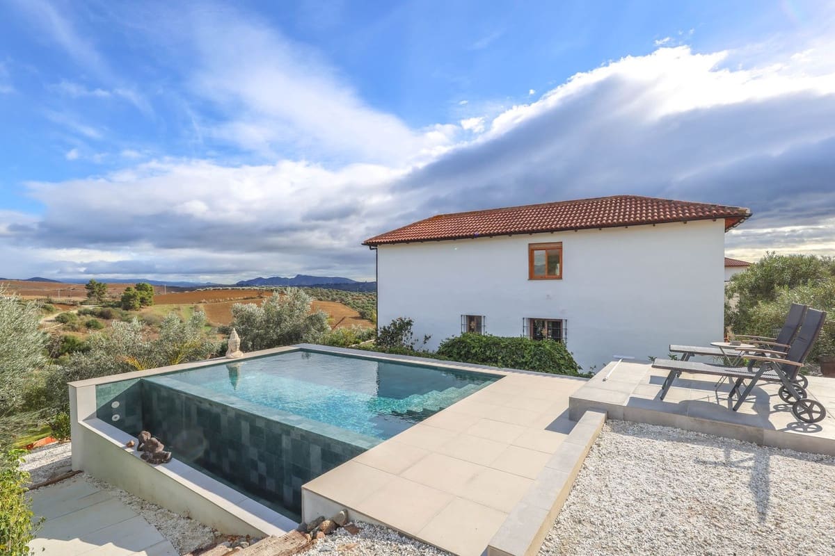 2 bedroom Villa for sale in Coin with pool garage - € 400,000 (Ref: 9453437)