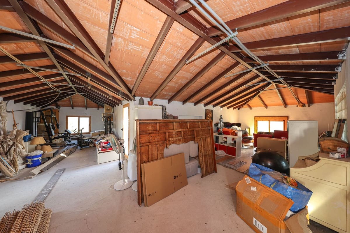 2 bedroom Villa for sale in Coin with pool garage - € 400,000 (Ref: 9453437)