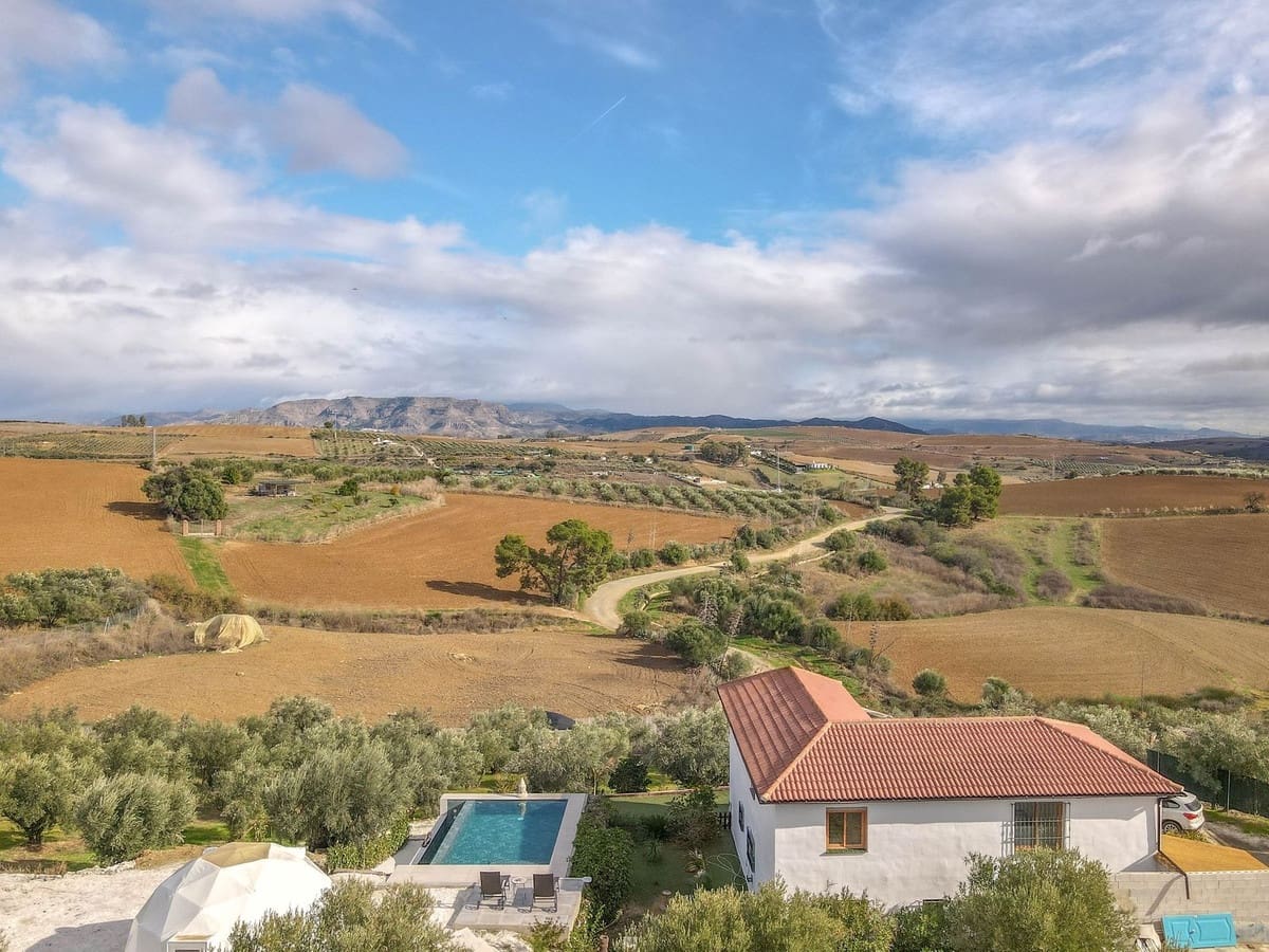 2 bedroom Villa for sale in Coin with pool garage - € 400,000 (Ref: 9453437)