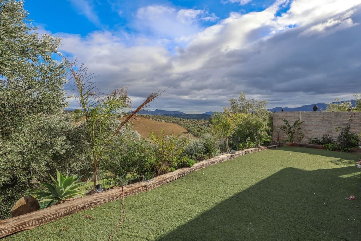 2 bedroom Villa for sale in Coin with pool garage - € 400,000 (Ref: 9453437)