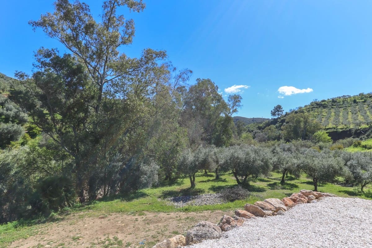 Chalet de 3 habitaciones en Casarabonela en venta con garaje - 349.000 € (Ref: 9453666)