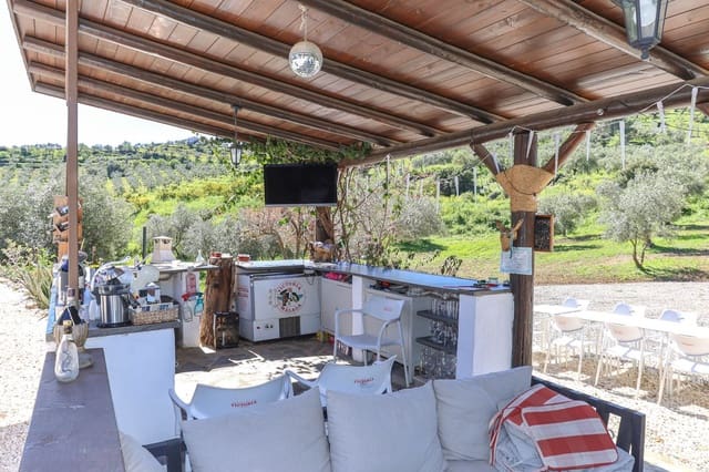 Chalet de 3 habitaciones en Casarabonela en venta con garaje - 349.000 € (Ref: 9453666)