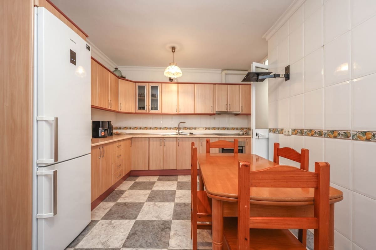 4 sovrum Hus till salu i Tolox med garage - 220 000 € (Ref: 9516222)