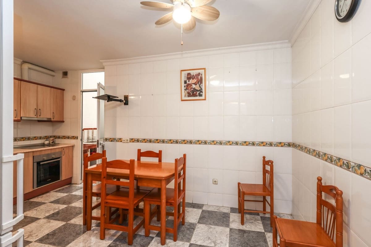 4 sovrum Hus till salu i Tolox med garage - 220 000 € (Ref: 9516222)