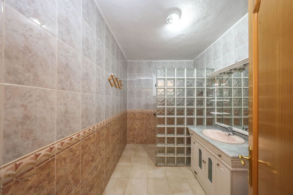 4 Zimmer Haus zu verkaufen in Tolox mit Garage - 220.000 € (Ref: 9516222)