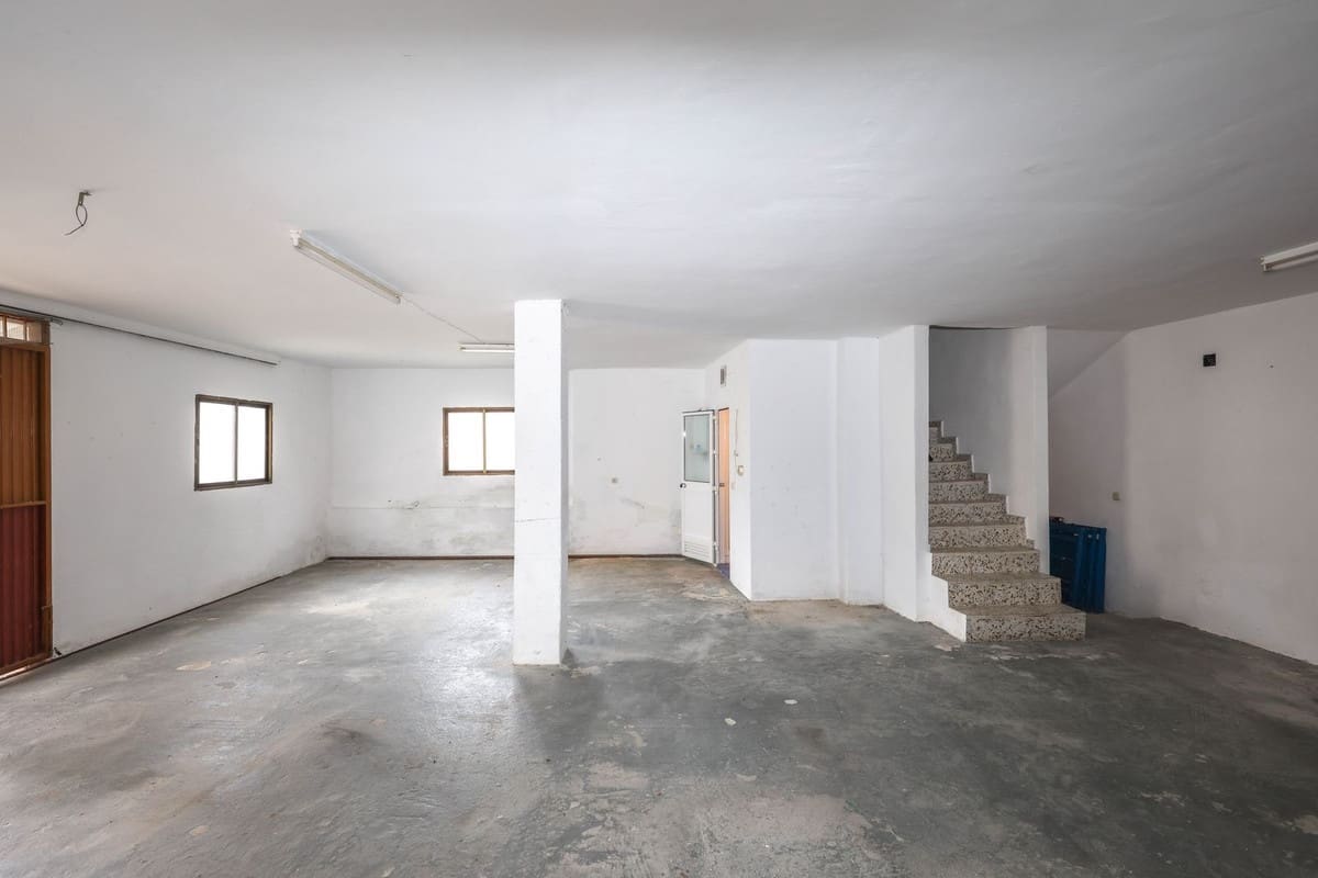 4 bedroom Townhouse for sale in Tolox with garage - € 220,000 (Ref: 9516222)