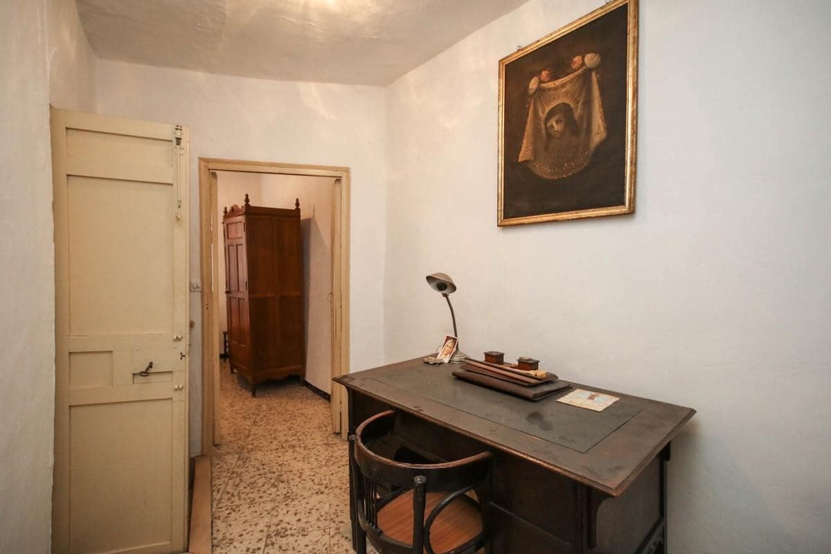 6 bedroom Townhouse for sale in Tolox - € 250,000 (Ref: 9516536)