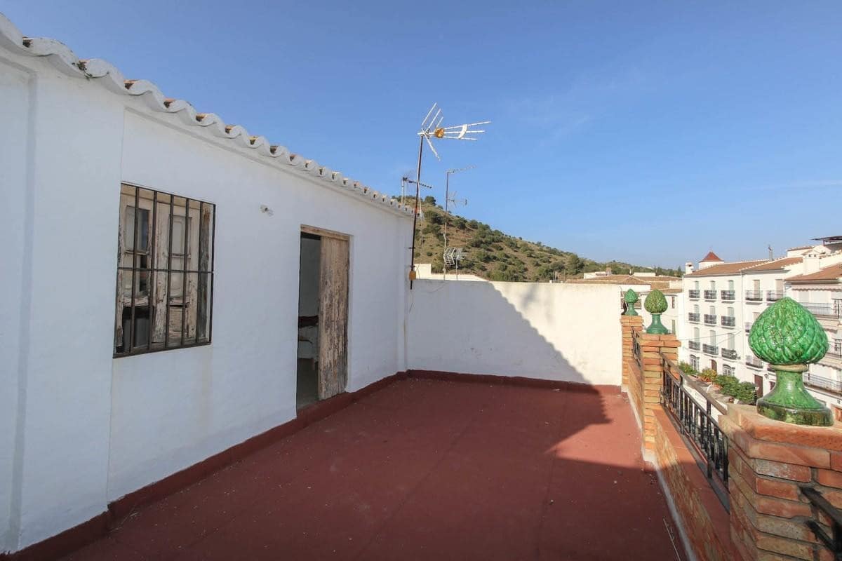 6 bedroom Townhouse for sale in Tolox - € 250,000 (Ref: 9516536)