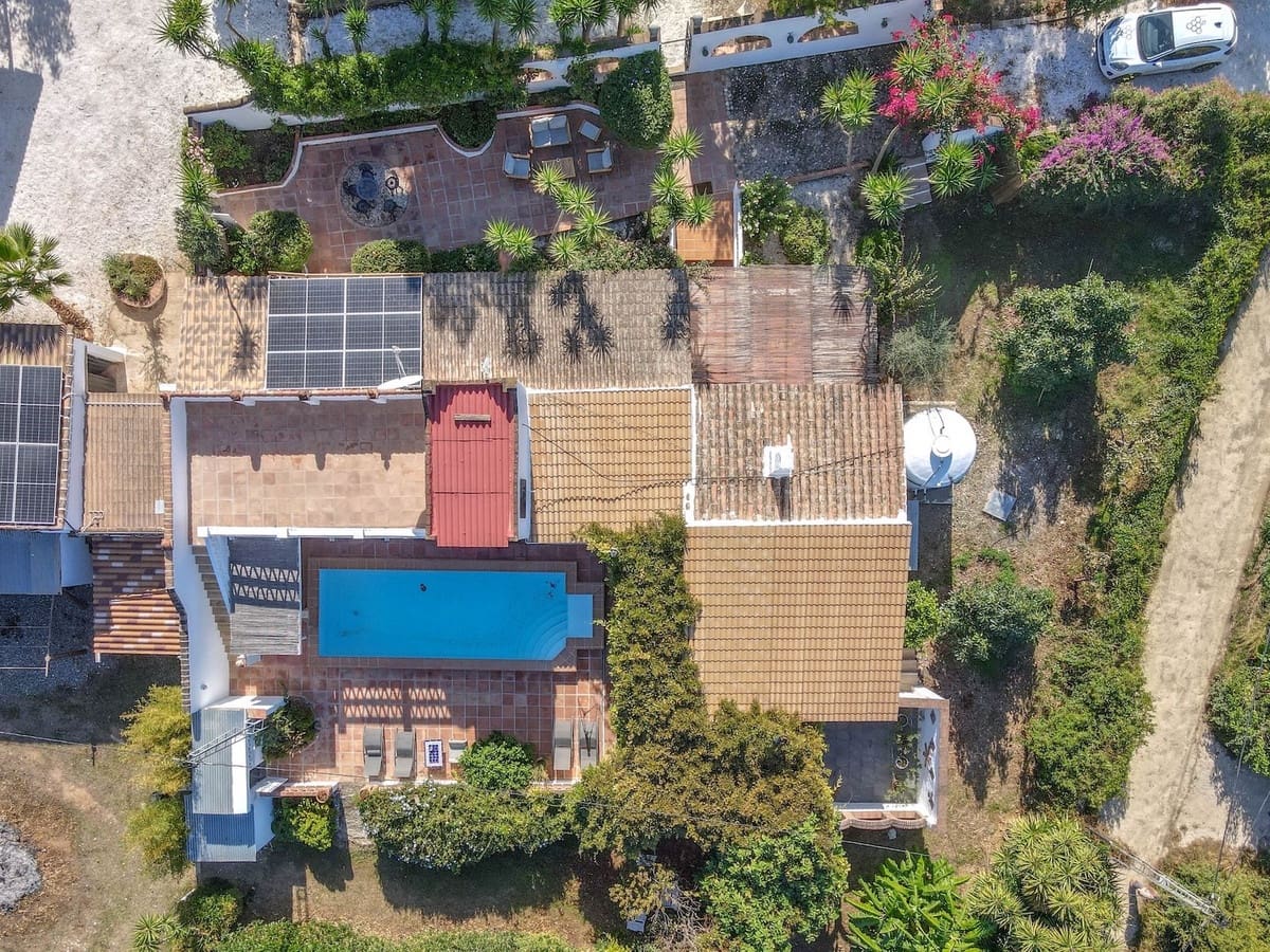 Chalet de 5 habitaciones en Coín en venta con piscina garaje - 695.000 € (Ref: 9587988)