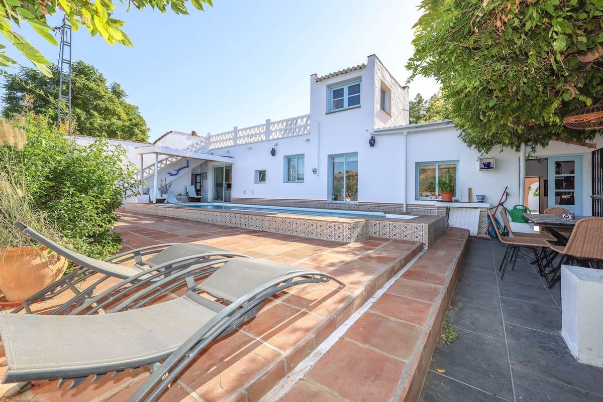 Chalet de 5 habitaciones en Coín en venta con piscina garaje - 695.000 € (Ref: 9587988)