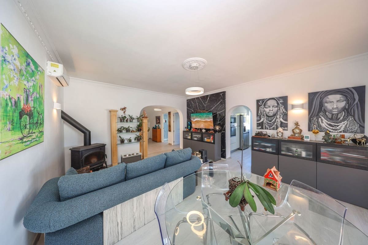 3 bedroom Villa for sale in Coin with garage - € 520,000 (Ref: 9612044)