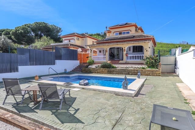 Chalet de 3 habitaciones en Coín en venta con garaje - 520.000 € (Ref: 9612044)