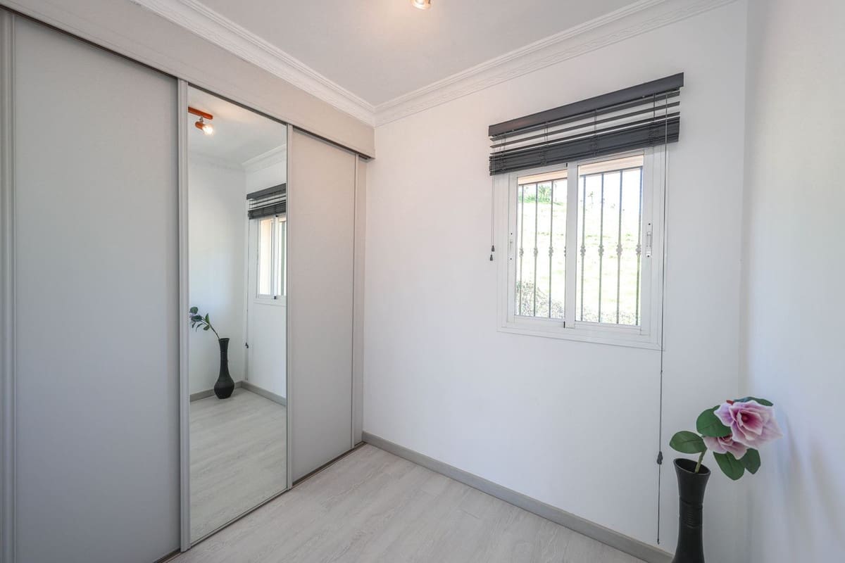 3 bedroom Villa for sale in Coin with garage - € 520,000 (Ref: 9612044)