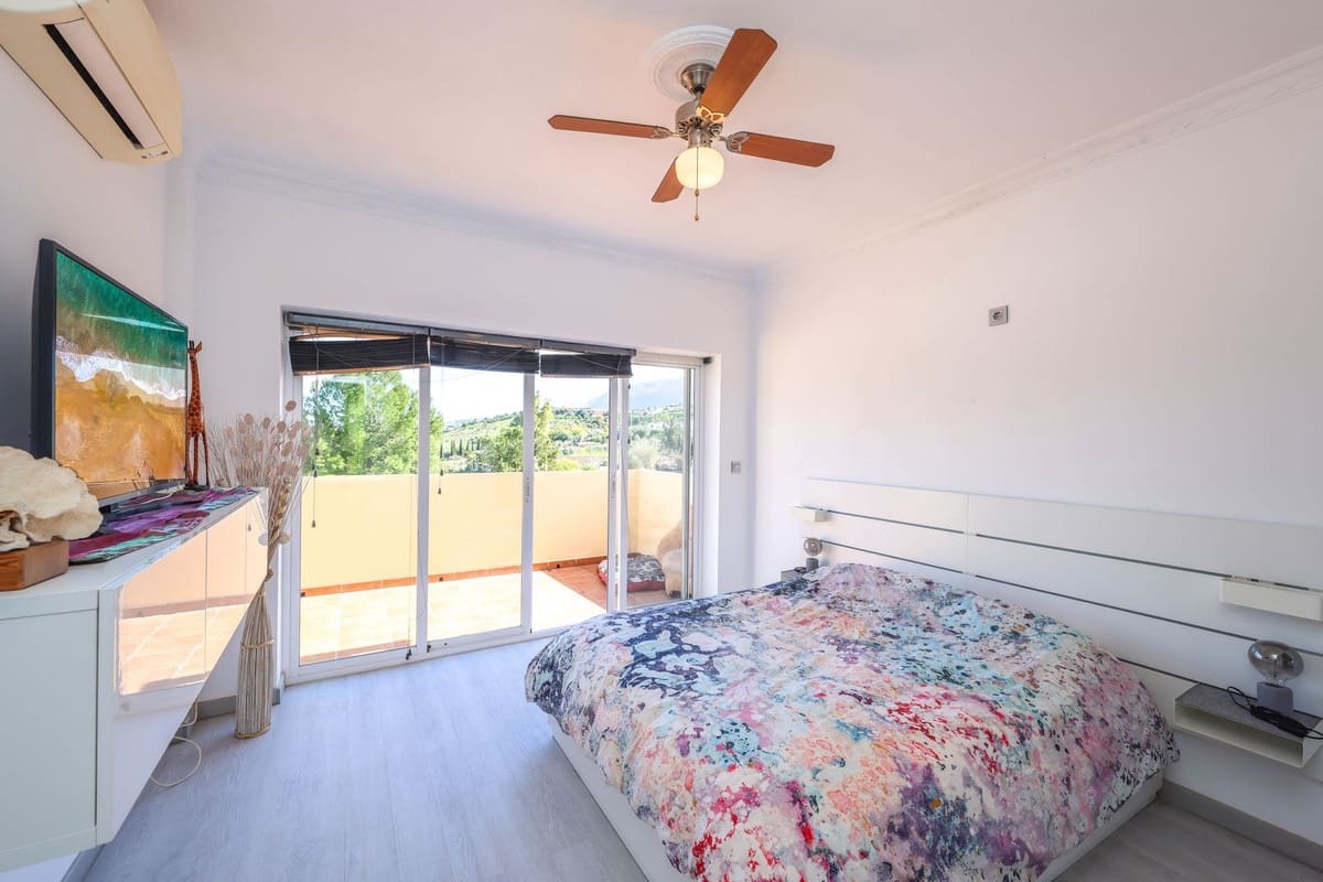 3 bedroom Villa for sale in Coin with garage - € 520,000 (Ref: 9612044)