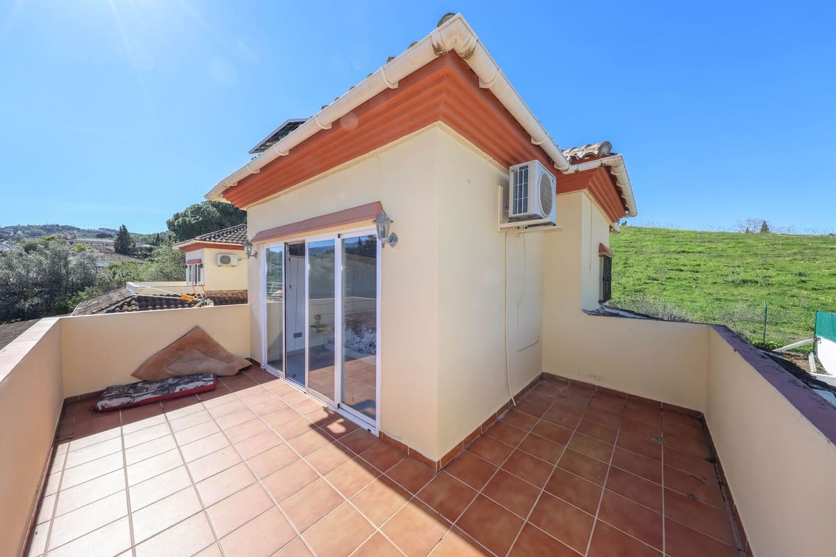 3 bedroom Villa for sale in Coin with garage - € 520,000 (Ref: 9612044)