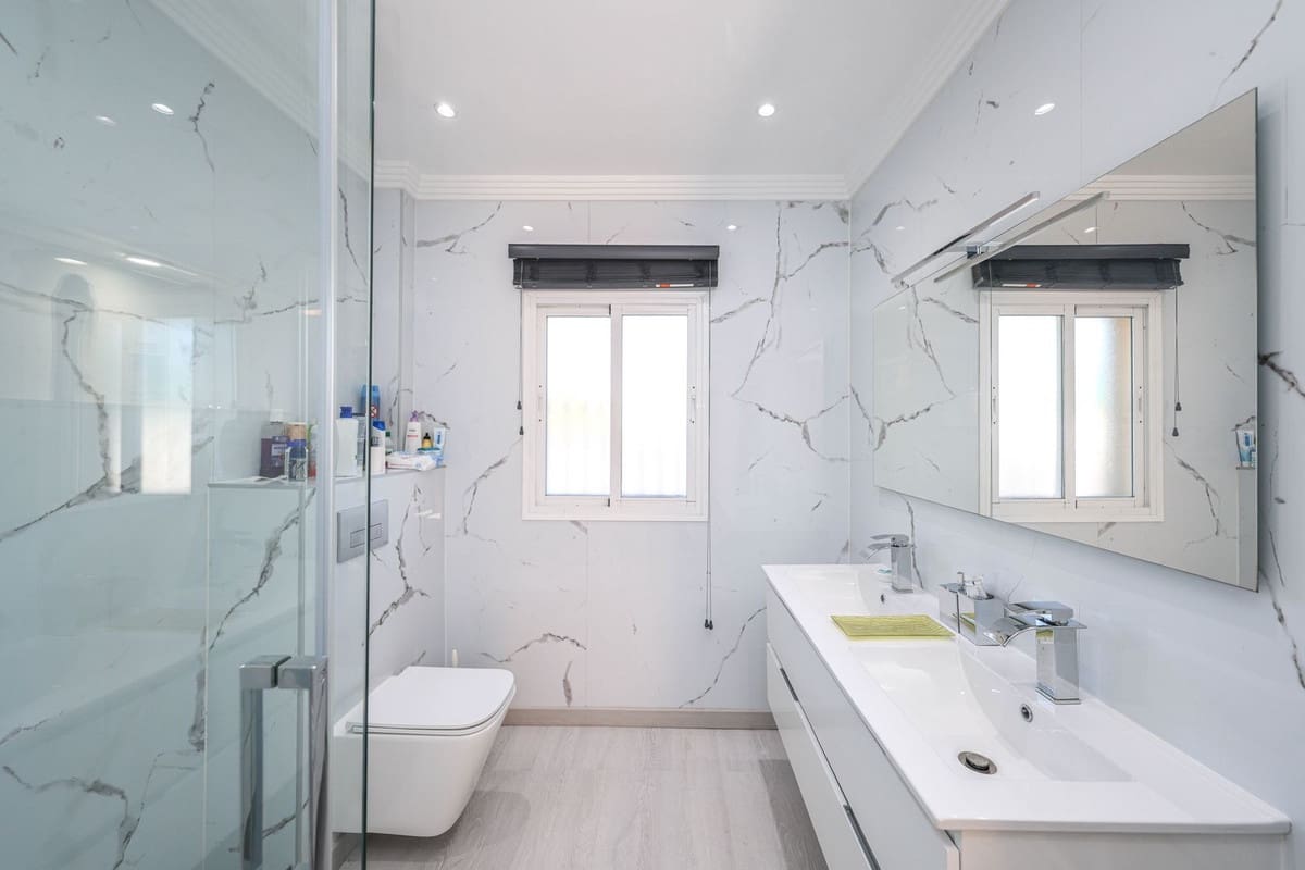 3 bedroom Villa for sale in Coin with garage - € 520,000 (Ref: 9612044)