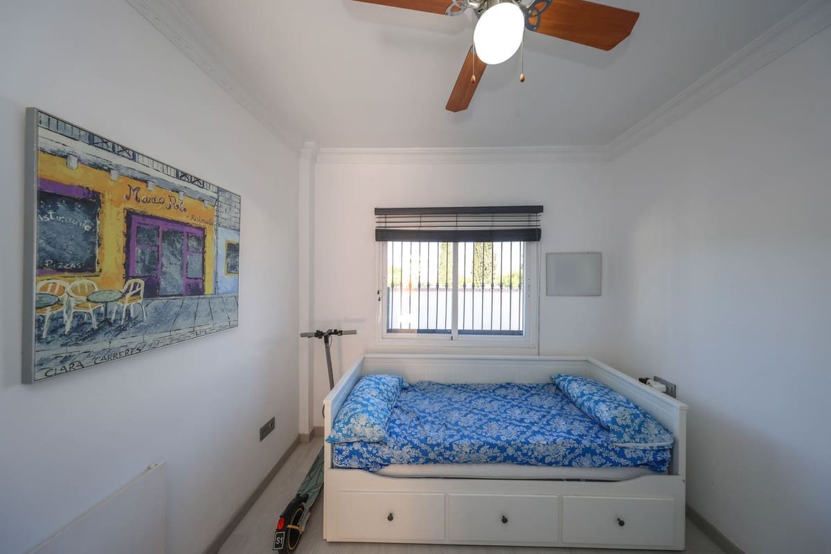 3 bedroom Villa for sale in Coin with garage - € 520,000 (Ref: 9612044)