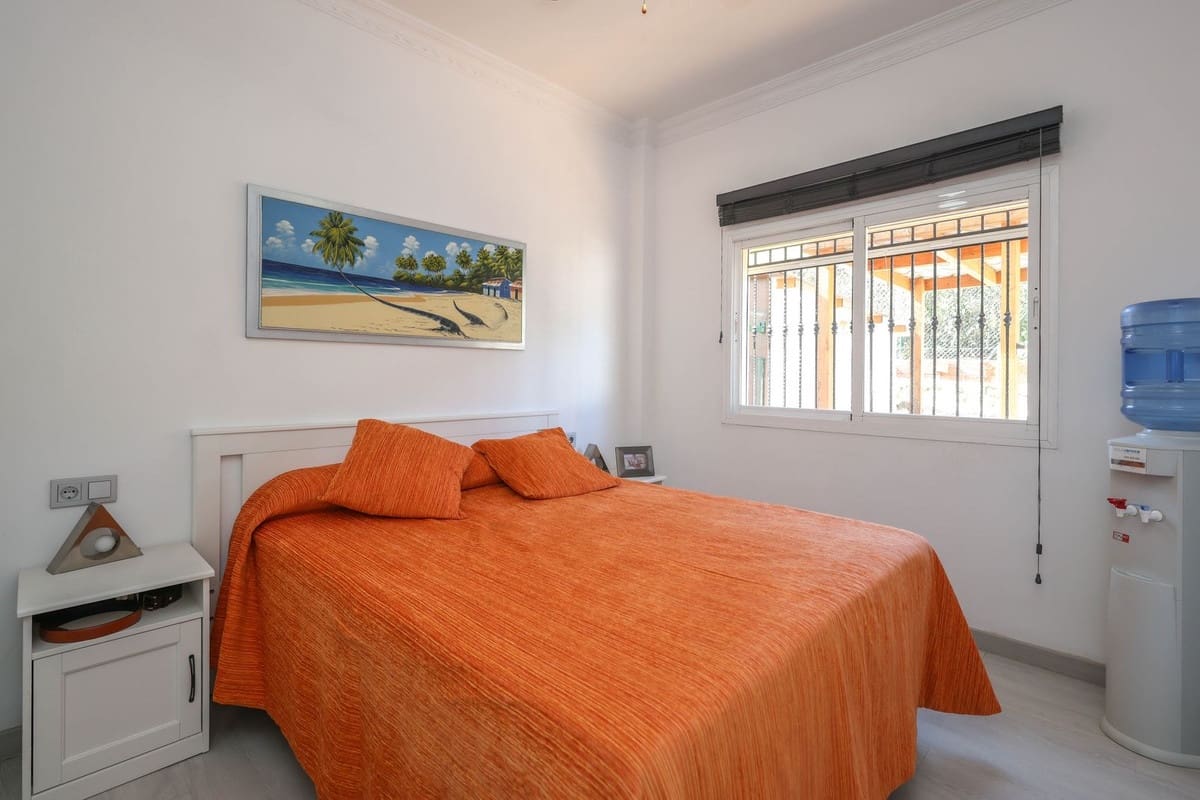 3 bedroom Villa for sale in Coin with garage - € 520,000 (Ref: 9612044)