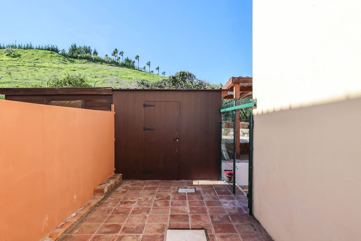 3 bedroom Villa for sale in Coin with garage - € 520,000 (Ref: 9612044)