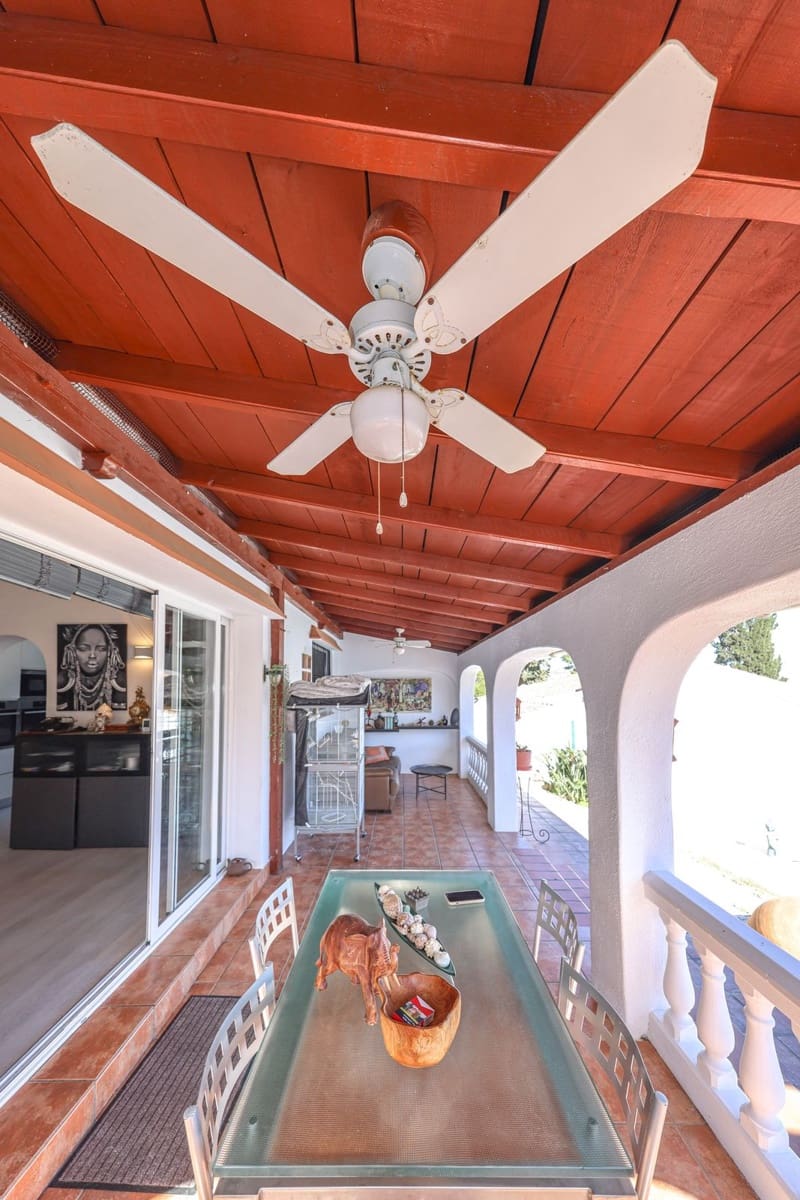 3 bedroom Villa for sale in Coin with garage - € 520,000 (Ref: 9612044)