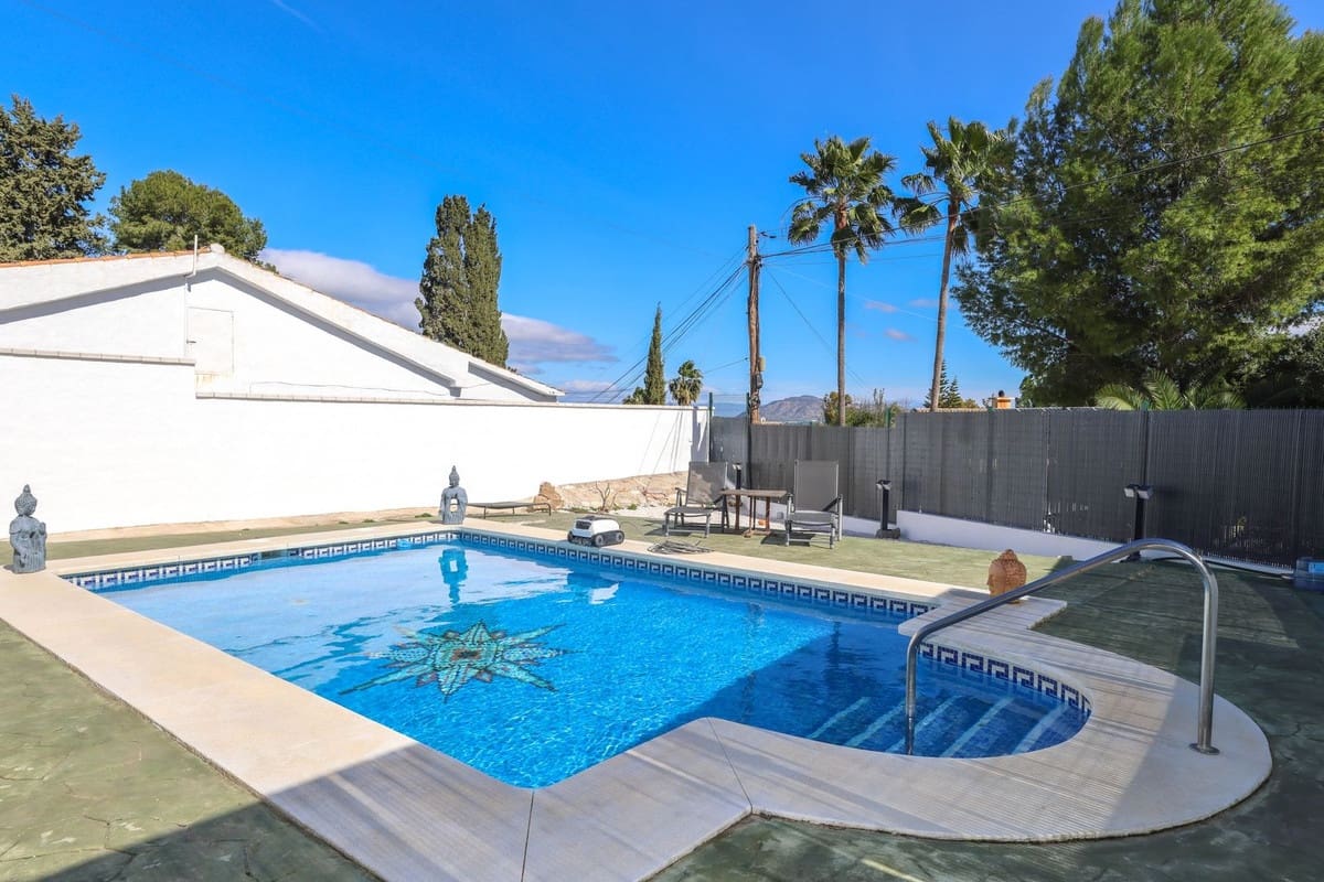 3 bedroom Villa for sale in Coin with garage - € 520,000 (Ref: 9612044)