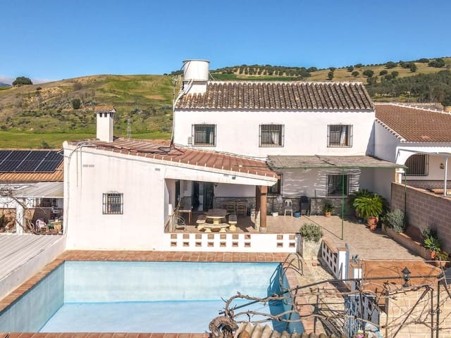 3 bedroom Semi-detached Villa for sale in Coín with pool garage - € 345,000 (Ref: 9626118)