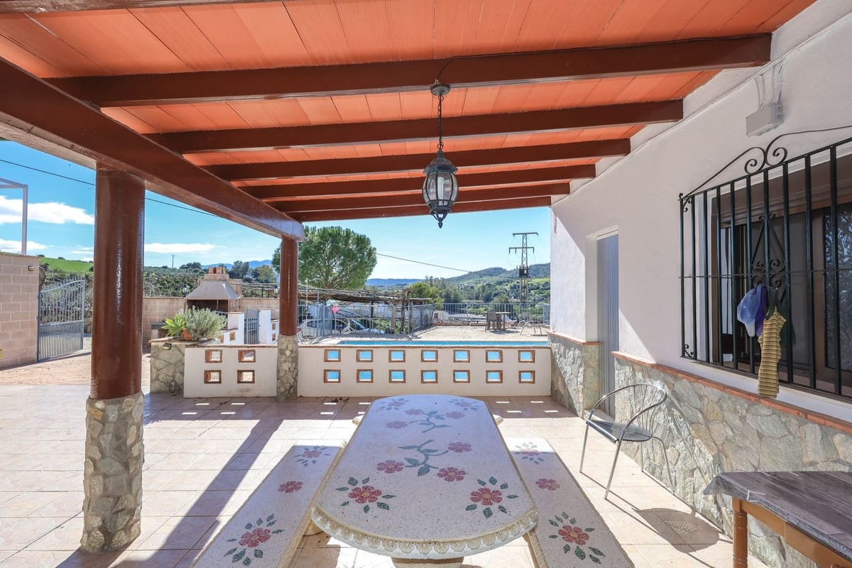3 bedroom Semi-detached Villa for sale in Coin with pool garage - € 345,000 (Ref: 9626118)