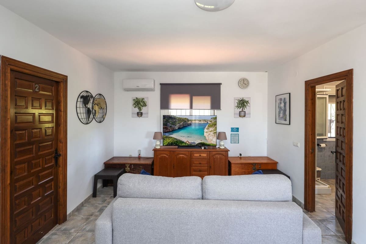 2 soverom Villa til salgs i Coin med svømmebasseng - € 350 000 (Ref: 9630580)