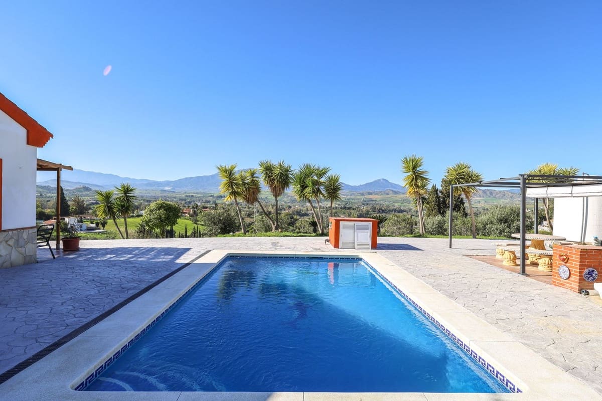 2 soverom Villa til salgs i Coin med svømmebasseng - € 350 000 (Ref: 9630580)