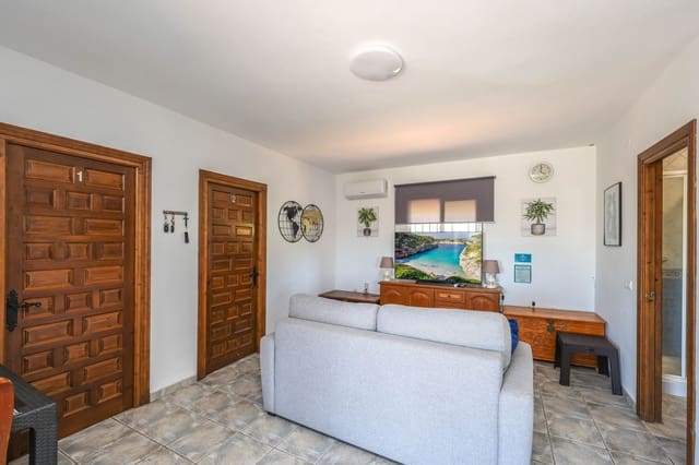 Chalet de 2 habitaciones en Coín en venta con piscina - 350.000 € (Ref: 9630580)