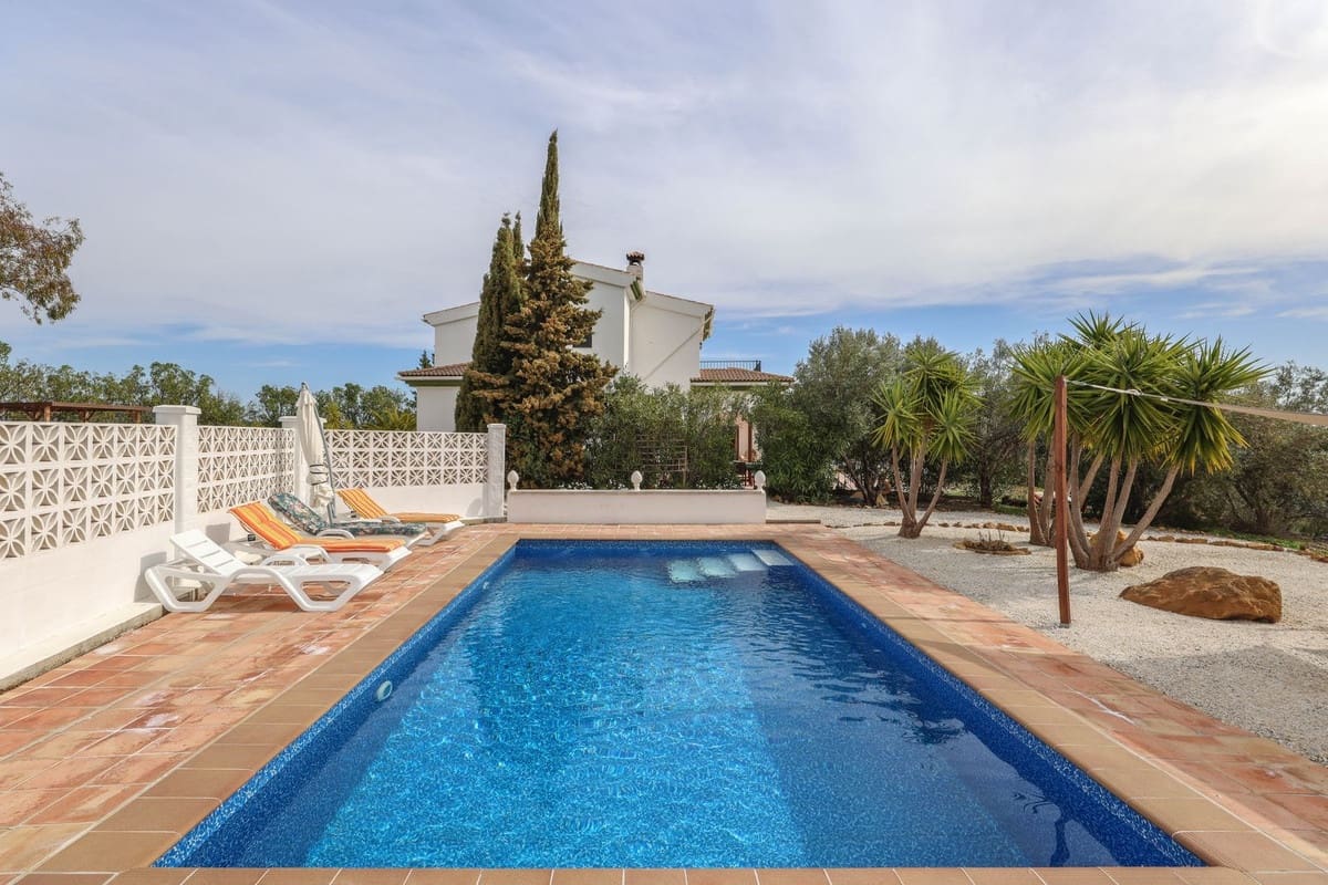 3 Zimmer Villa zu verkaufen in Casarabonela mit Pool Garage - 645.000 € (Ref: 9645819)