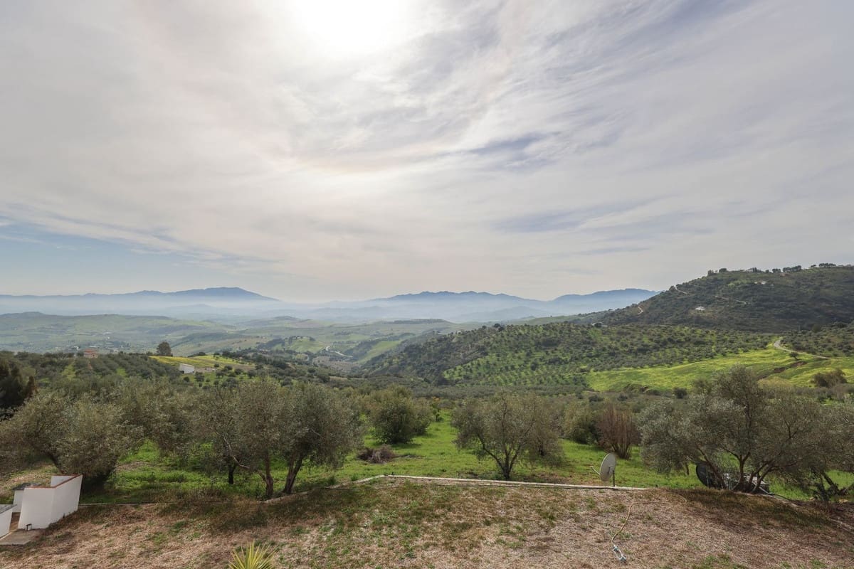 3 bedroom Villa for sale in Casarabonela with pool garage - € 660,000 (Ref: 9645819)