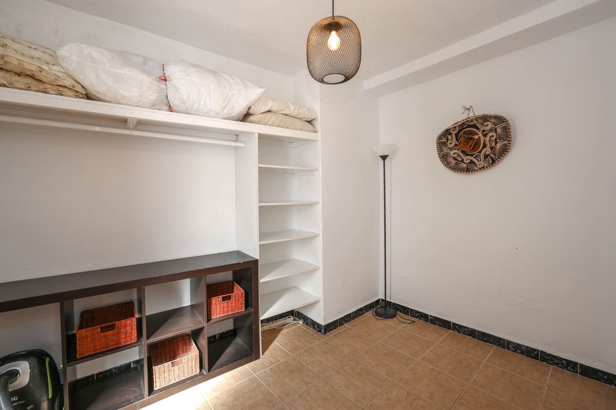 3 makuuhuone Omakotitalo myytävänä paikassa Guaro - 219 000 € (Ref: 9650353)