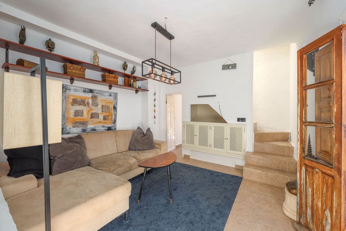 3 makuuhuone Omakotitalo myytävänä paikassa Guaro - 219 000 € (Ref: 9650353)