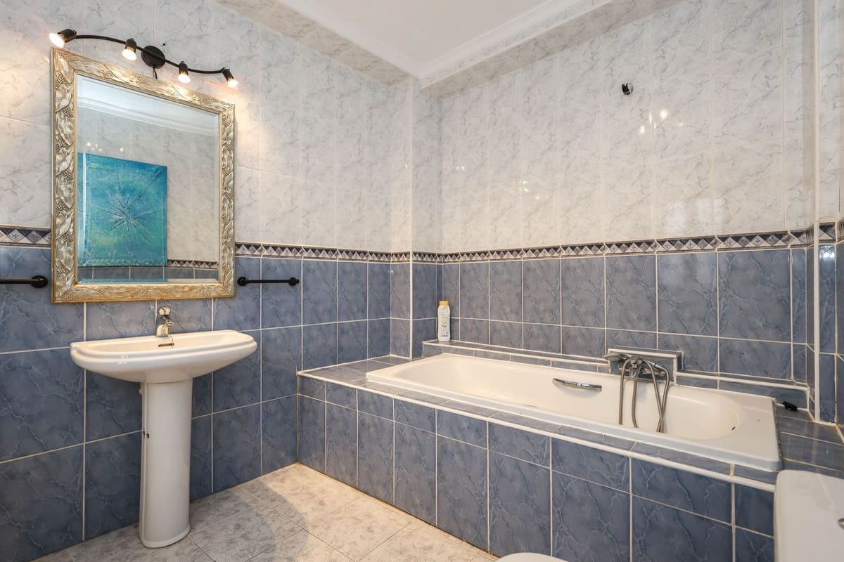 3 makuuhuone Omakotitalo myytävänä paikassa Guaro - 219 000 € (Ref: 9650353)